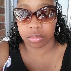 Meet your Posher, Sharlettha